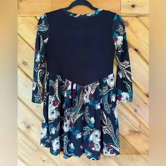 Paisley Pattern 3/4 sleeve extra long top - Picture 3 of 3